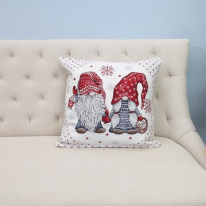 Weihnachtskissenbezug Zwei Zwerge. Stilvolle Weihnachtsdekoration, Einweihungsgeschenk für Weihnachten, festliche Dekoration für Zuhause, Kissenbezug.
