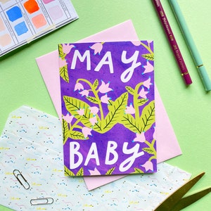Wenskaart nieuwe geboortemaand mei | pasgeboren babykaart | Schattige babykaart | Babymeisje | Babyjongen | Geboortebloem babykaart mei | babykaart