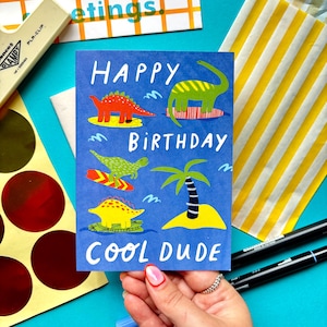 Tarjeta de felicitación de feliz cumpleaños para un chico genial / Niño dinosaurio azul / Tarjeta de cumpleaños de dinosaurio / Tarjeta de cumpleaños de un chico genial / Tarjeta de cumpleaños para niño /