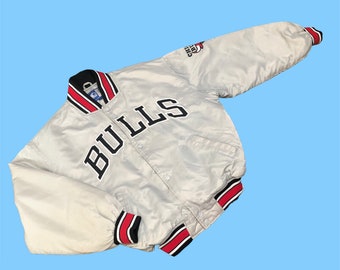 Vintage 90s Starter NBA Chicago Bulls satin bomber jacket