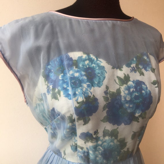 Romantic 1950s flower dress - image 6