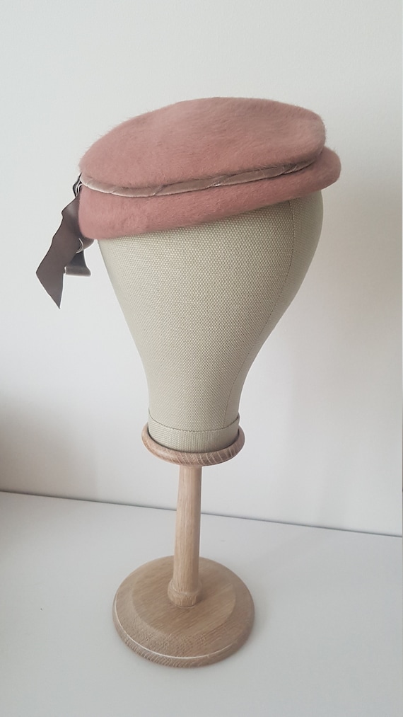 Vintage ca 1940s pink fuzzy hat deadstock