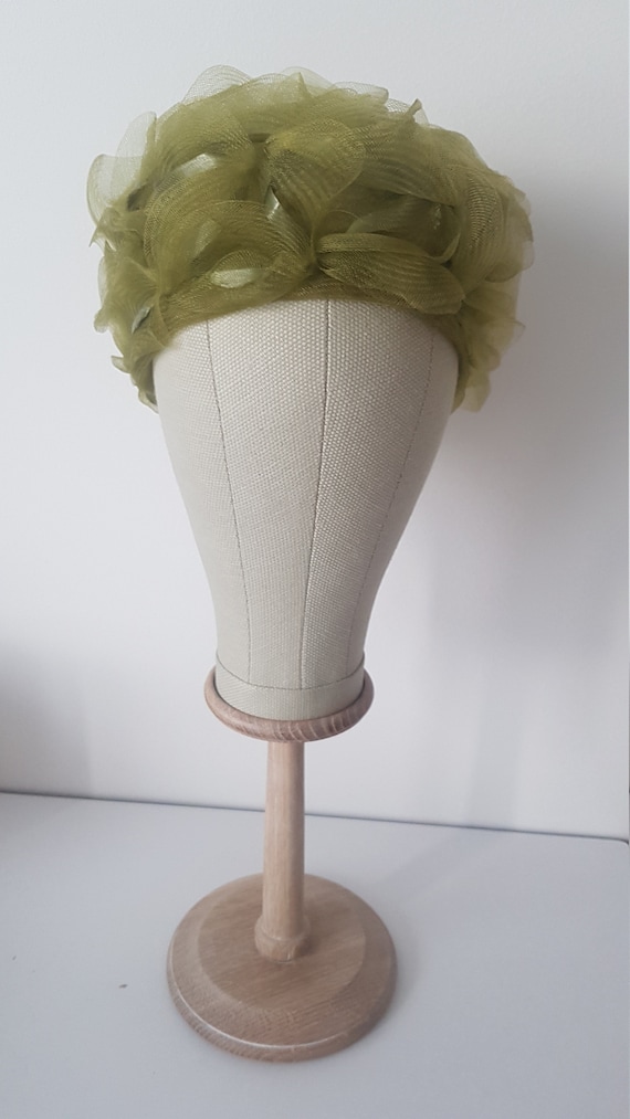 Vintage 1960s olive green tulle pillbox hat