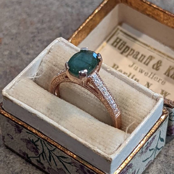 AAA Natural Oval Cut Emerald 1.5 Carat Detailed Miligrain Engraved Engagement Ring