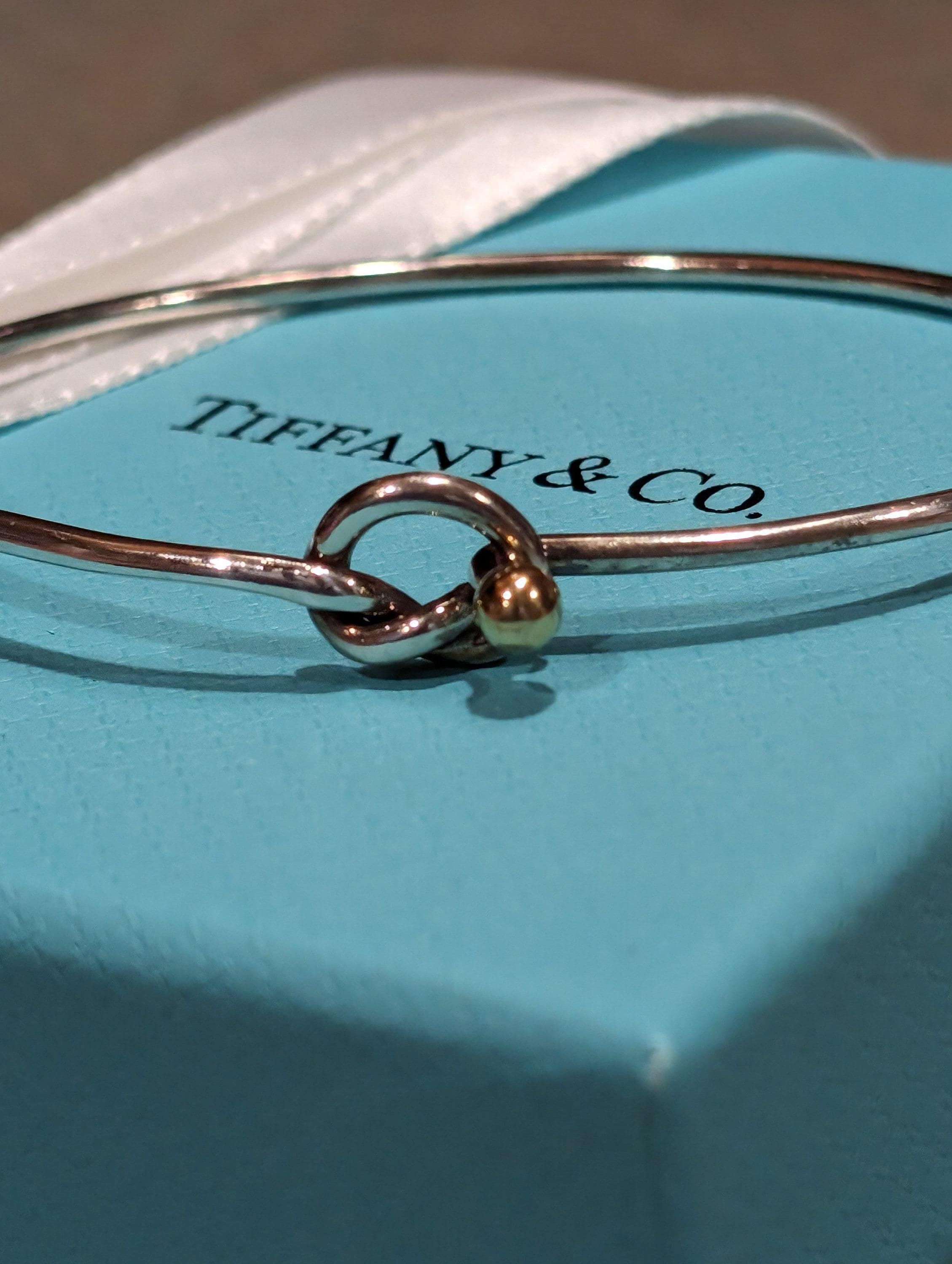 Designer Tiffany & Company Love Knot Bangle Sweetheart Designer Tiffany & Company Love Knot Bangle Sweetheart