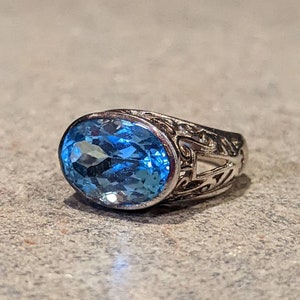 Vintage Oval Horizontal Easy West Set Natural Blue Topaz Filigree Statement Ring
