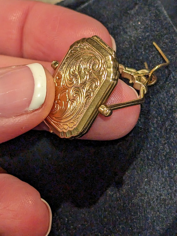 Immaculate Solid Gold Spinner Embossed Bottom Ope… - image 2