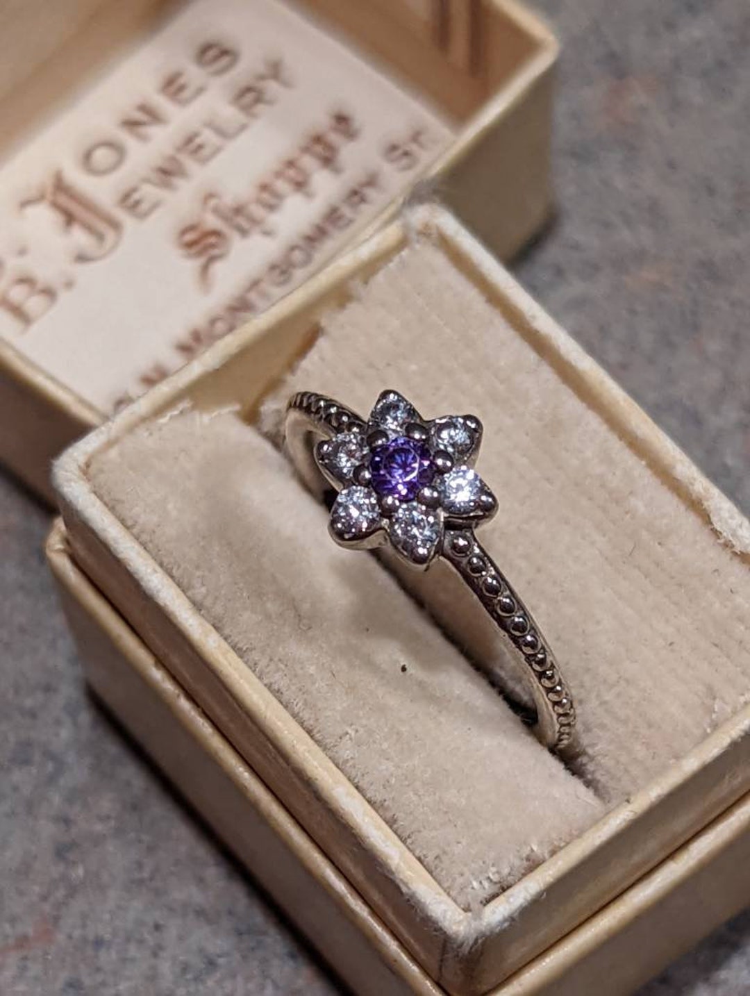 Pandora purple hotsell flower ring