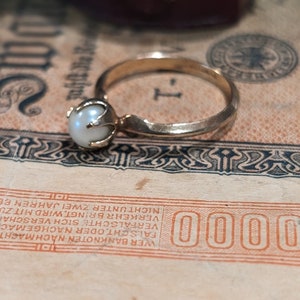 Vintage Estate Claw Set Pearl Engagement Birthstone Statement Ring