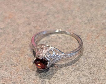 Vintage Colorful Genuine Garnet Filigree Dome Birthstone Engagement Promise Ring