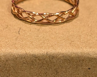Dainty Celtic Itish Heritage Knot Open Rosey Gold Lovers Knot Wedding Band, Stacker, Sweetheart Ring