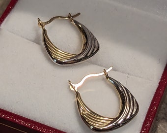 Vintage White & Yellow Gold Scalloped Geometric Hoop Earrings