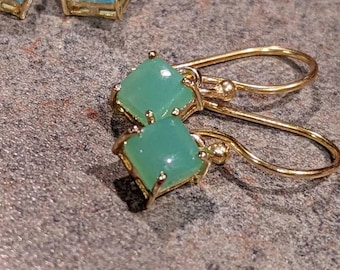 1950s Sugarloaf Natural Colored Chalcedony Drop Earrings
