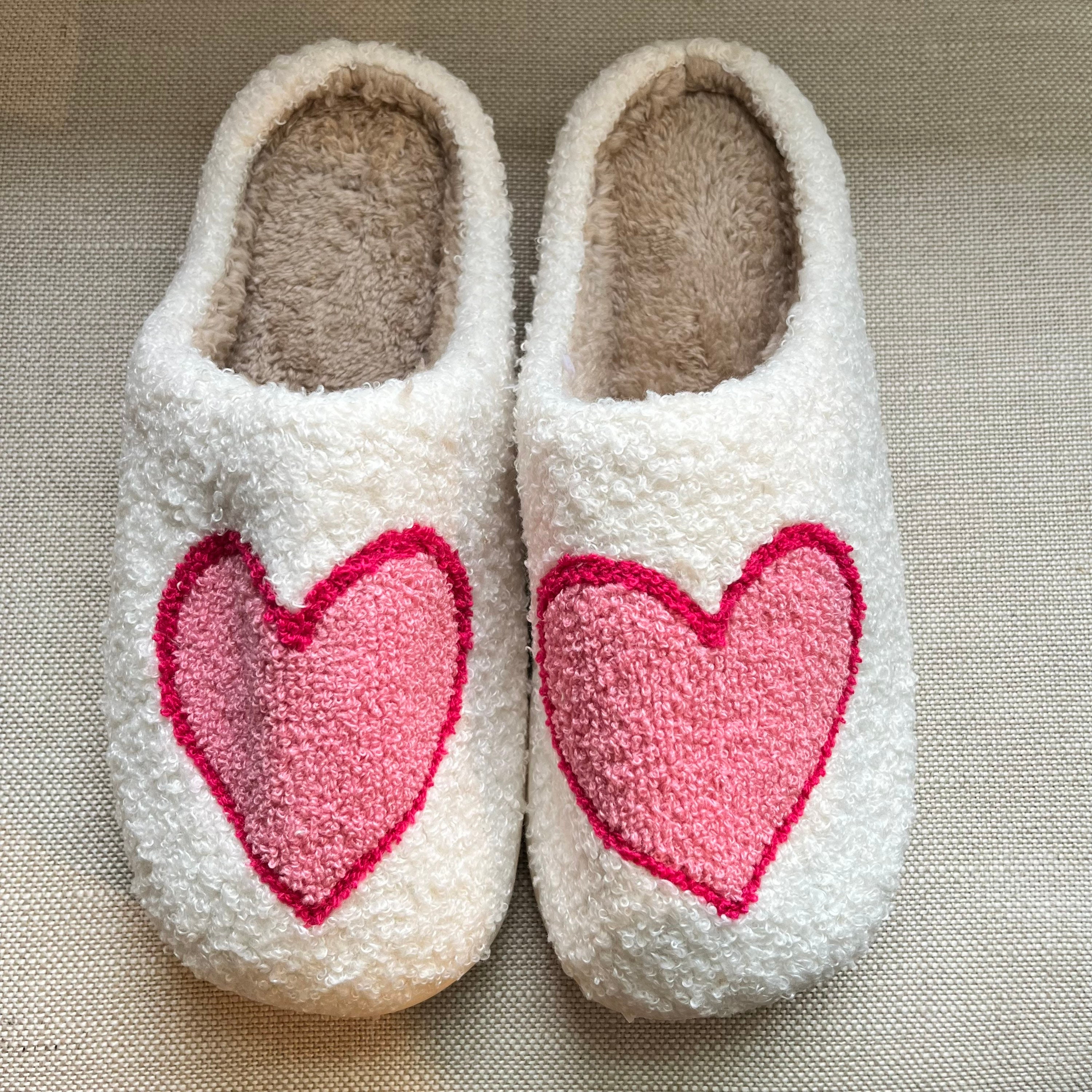Women's Heart Pattern Fuzzy Slippers, Closed Toe Warm & Cozy Plush Shoes,  Home Bedroom Slippers - Temu Cyprus