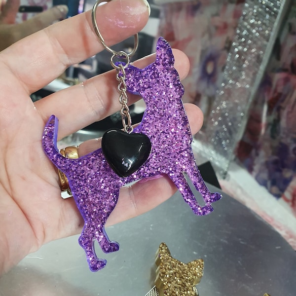 Chihuahua keyring in glossy epoxy resin, with sparkling inlaid additives