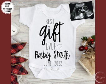 Editable Digital Christmas Pregnancy Announcement for Social Media, Christmas Pregnancy Announcement, Baby Announcement, Baby Reveal