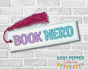 Archivo de bordado a máquina para marcapáginas Book Nerd (2 tamaños incluidos) DESCARGA DIGITAL