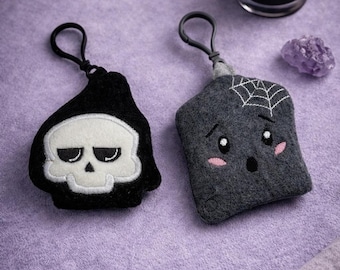 Conjunto de diseños de bordado para llavero de peluche con forma de lápida de la Parca (descarga digital)