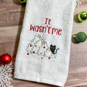 It wasn&#39;t me machine embroidery design (5 sizes and 2 versions included) DIGITAL DOWNLOAD