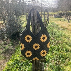 Crochet Bag Pattern, US and UK English Terms Pattern, Crochet Sunflower Purse Pattern, Sunflower Beach Bag, Tote Bag Pattern, Sunflower Bag image 2