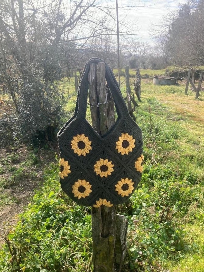 Crochet Bag Pattern, US and UK English Terms Pattern, Crochet Sunflower Purse Pattern, Sunflower Beach Bag, Tote Bag Pattern, Sunflower Bag image 2