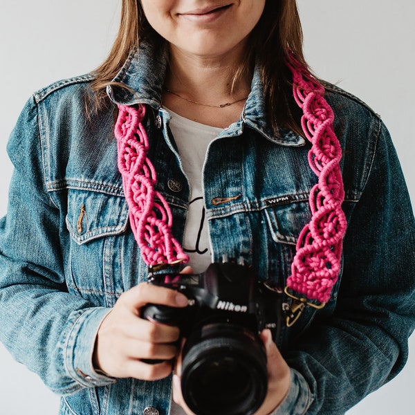 MACRAME CAMERA STRAP / pink / boho / photography strap for creatives / gift for photographer
