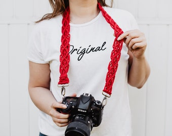 MACRAME CAMERA STRAP / red / boho / photography strap for creatives / gift for photographer