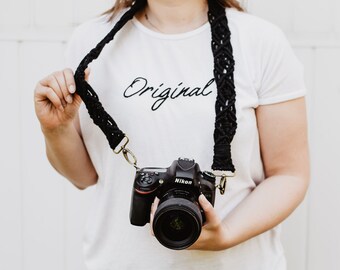 MACRAME CAMERA STRAP / black / boho / photography strap for creatives / gift for photographer