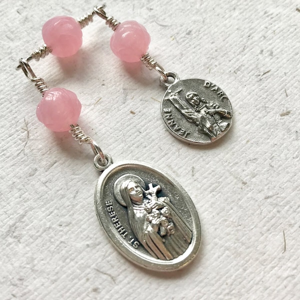 St Theresa of Lisieux and Joan of Arc Trinity Beads / St Therese / Little Flower of Jesus / Jeanne d'Arc / Ave Maria / 3 Bead Chaplet