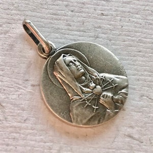 Our Lady of Sorrows Religious Medal / Three Marys / Mary Magdalene / Crucifixion / Virgin Mary /Mater Dolorosa / Christian Charm /Holy Women