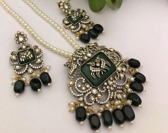 Emerald Green Victorian Necklace: Indian Pearl Jewelry Set