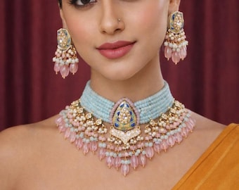 Gargantilla Kundan Azul: Joyería india con perlas