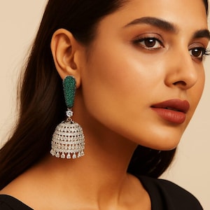 Smaragdgrüne Jhumkas, viktorianische Ohrringe, indische Ohrringe, traditioneller Schmuck, indischer Schmuck, Jaipur/Bollywood Ohrringe.