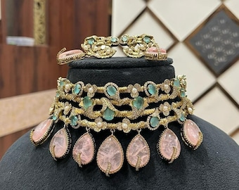 Blush & Mint Teardrop Royal Choker Set – Antikguldfärgade Indiska Bröllopssmycken