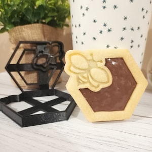 2 cookie clay cutters - Bee - Honey - Hexagon - Spring - Stained Glass Cookies - Made in France