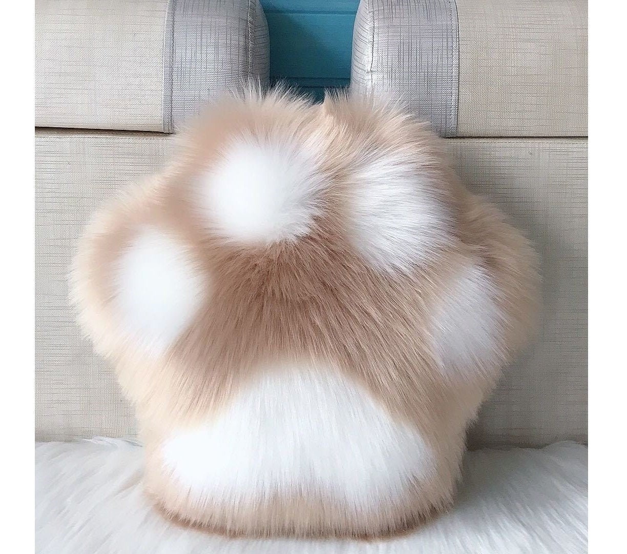 Collection 91+ Pictures Pictures Of Pillow Foot In Cats Superb