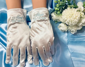 Nach Kundenwunsch selbst bestickte Handschuhe