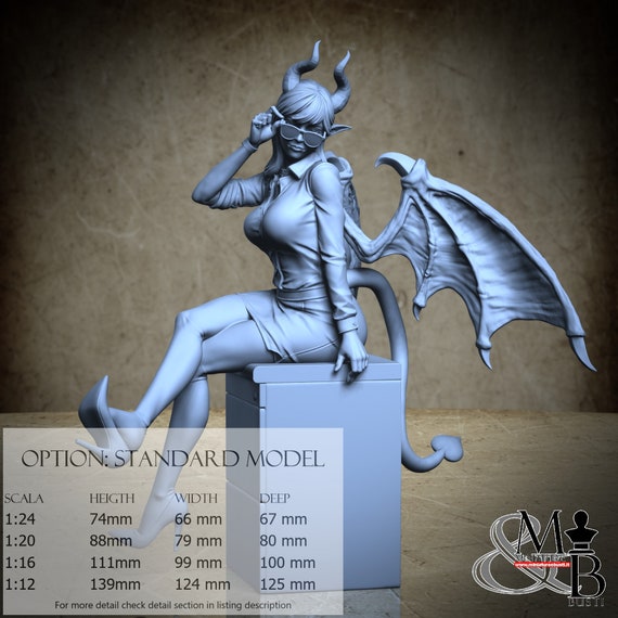 Office Succubus on a drawer, Ottobre 2022 (6 Stili), di Nutshell Atelier, miniatura da assemblare e colorare, resina