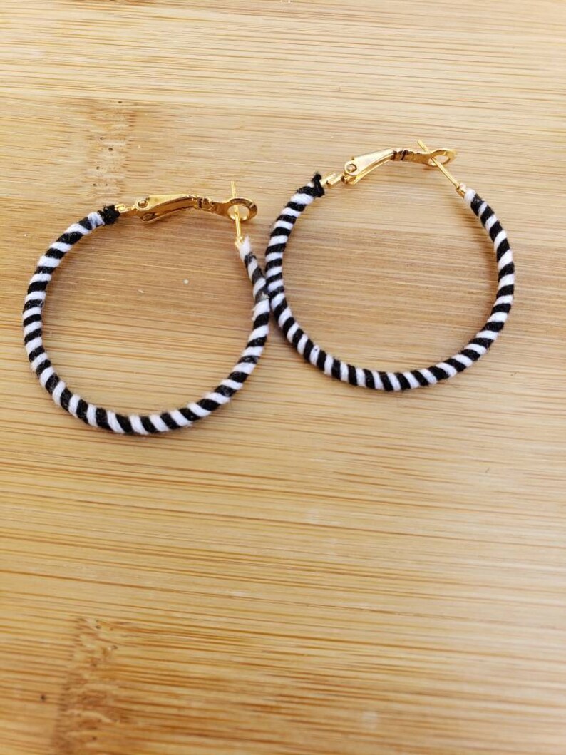 Womens Accessories Black and White Stripes Contemporary Style Lightweight Modern Jewelry Hoop Earrings Gifts for Her