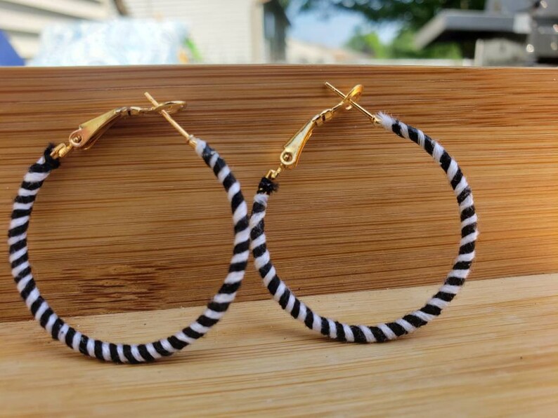 Womens Accessories Black and White Stripes Contemporary Style Lightweight Modern Jewelry Hoop Earrings Gifts for Her