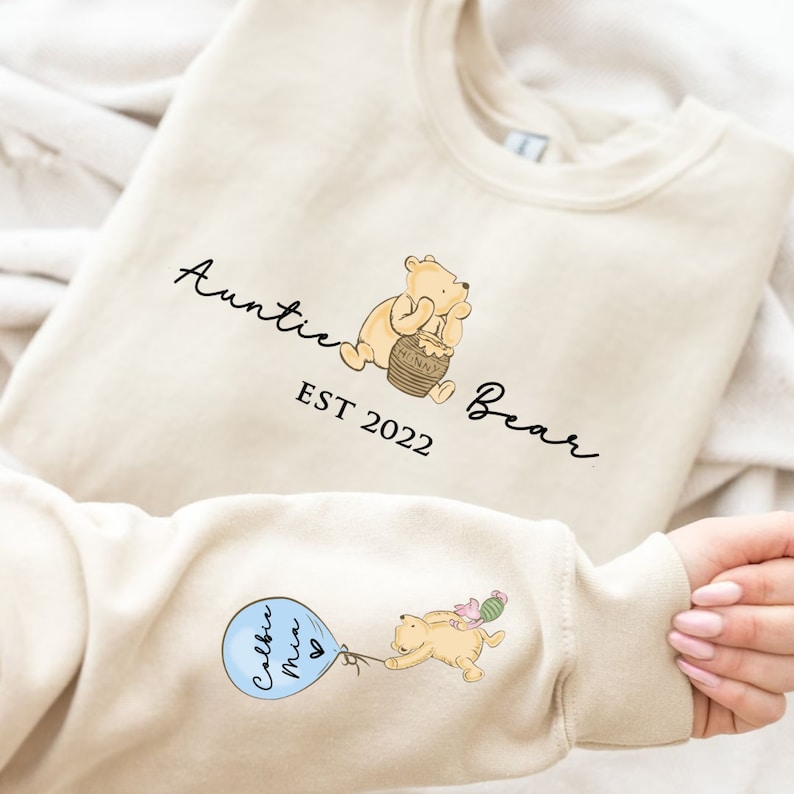 Auntie Sweatshirt. Personalised Auntie Bear Sweatshirt with children's names. Winnie the Pooh Sweatshirt gift for Auntie. Aunt Jumper. image 1