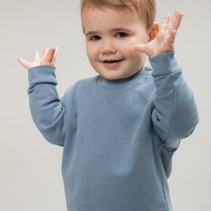 Personalized Baby Bear Sweatshirt: Classic Winnie the Pooh Jumper image 2