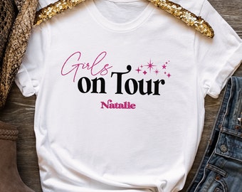 Maglietta &quot;Girls on Tour&quot;, top coordinati personalizzati per le feste. Regalo per le migliori amiche. T-shirt personalizzate, top coordinati per le migliori amiche con nomi.
