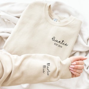 Auntie Est Sweatshirt. Personalised Sweater for Aunties. Auntie Jumper, gift for her, Mothers day. Personalized Sweatshirt. Aunty top.