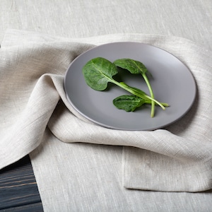 Premium quality linen placemats for dining table Farmhouse cloth neutral place mat Machine washable natural fabric placemats sets of 2,4,6,8