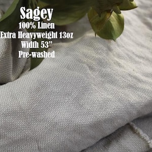 Pu&ograve; includere: Un pezzo di tessuto di lino 100% grigio chiaro, extra pesante, con una trama visibile. Il tessuto &egrave; prelavato e presenta il testo stampato: Sagey, 100% Linen, Extra Heavyweight 13oz, Width 53", Pre-washed.