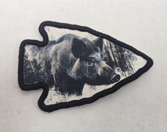 Wild Boar Hunting Arrowhead Patch – Hog Hunting Patch for Hats Jackets and Backpacks – Vintage Arrowhead Patch for Hunters and Outdoor Gear