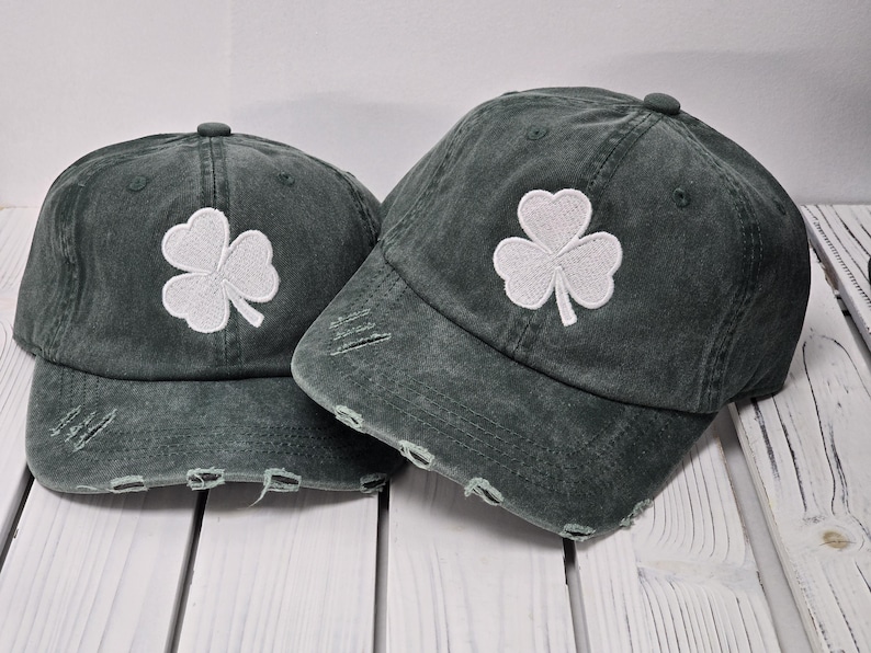 3 leaf clover st patricks day parade