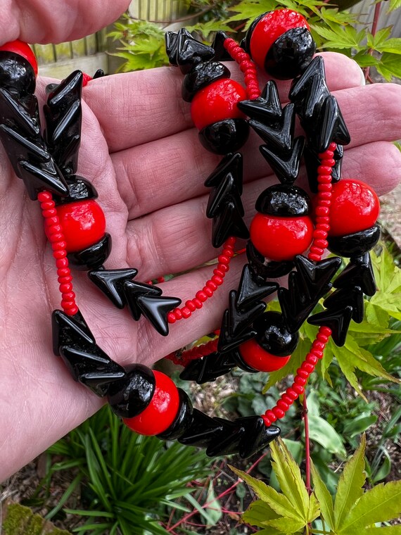Miriam Haskell Red and Black Chevron Bead Necklac… - image 6