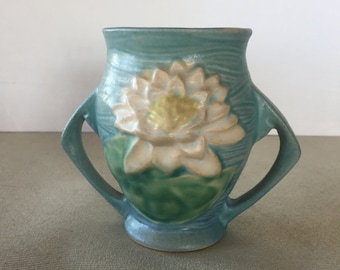 Roseville Water Lily vase